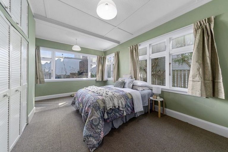 Photo of property in 43 Overtoun Terrace, Hataitai, Wellington, 6021