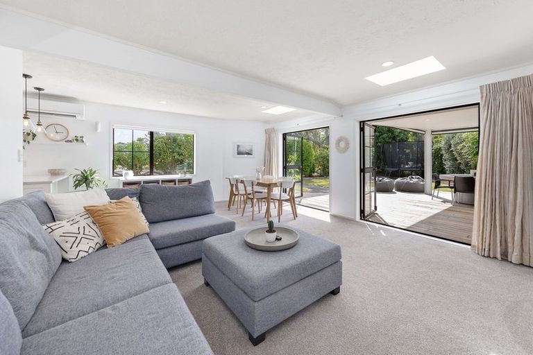 Photo of property in 14a Motuora Road, Manly, Whangaparaoa, 0930