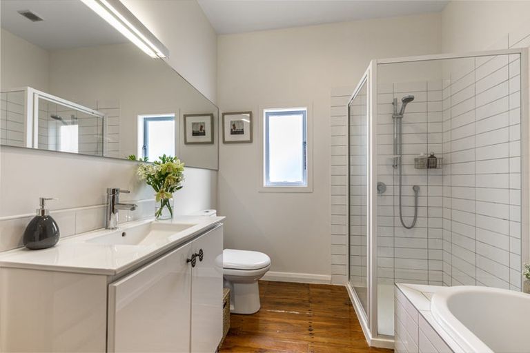 Photo of property in 19 Western Springs Road, Morningside, Auckland, 1021
