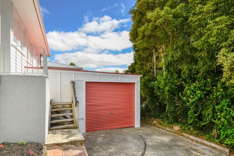Photo of property in 1/29 Glendene Avenue, Glendene, Auckland, 0602