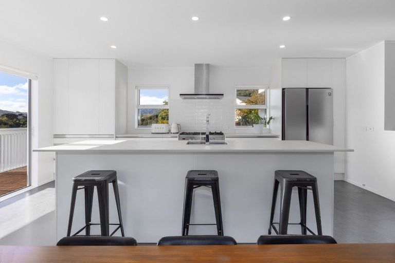 Photo of property in 11 Botany Lane, Whitby, Porirua, 5024