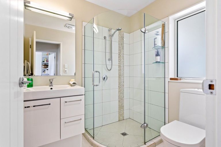 Photo of property in 1 Manuwai Road, Torbay, Auckland, 0630