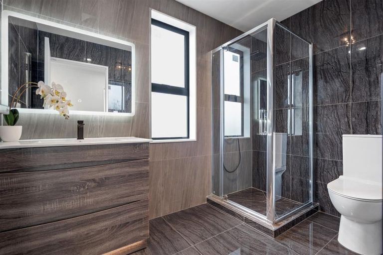 Photo of property in 21 Waikaha Street, Pokeno, 2472