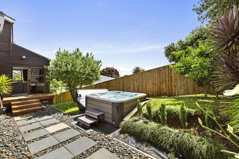 Photo of property in 18 Taipari Avenue, Raglan, 3225