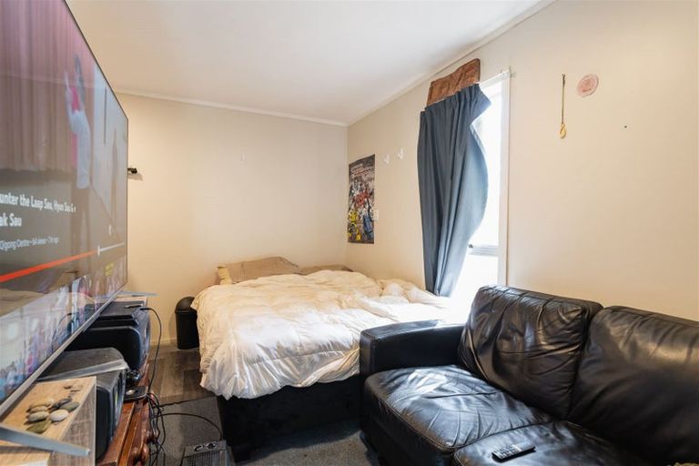 Photo of property in 12 Eglinton Road, The Glen, Dunedin, 9011