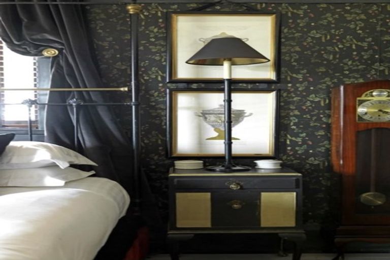 Photo of property in 1 Robertson Street, Russell, 0202