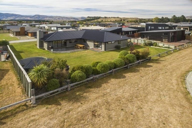 Photo of property in 3 Poppy Lane, Albert Town, Wanaka, 9305