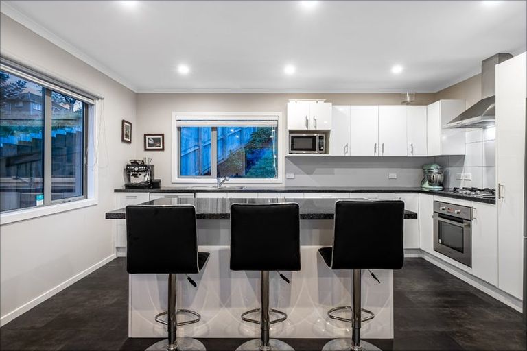 Photo of property in 17a Gloucester Street, Cannons Creek, Porirua, 5024