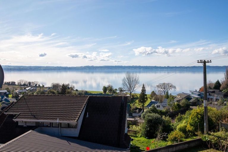 Photo of property in 5 Aries Place, Kawaha Point, Rotorua, 3010