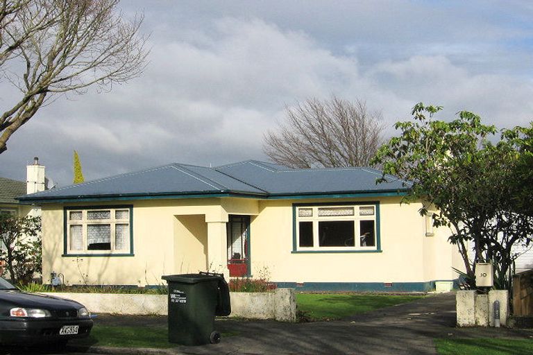 Photo of property in 10 Ake Ake Avenue, Hokowhitu, Palmerston North, 4410