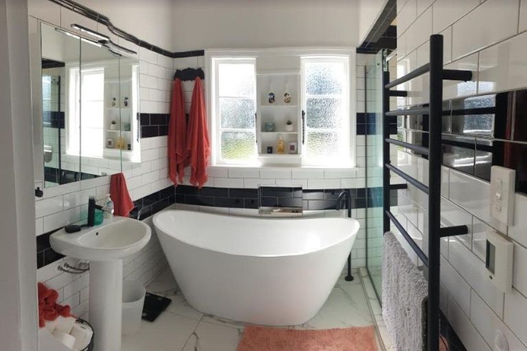 Photo of property in 16 Connolly Street, Boulcott, Lower Hutt, 5010