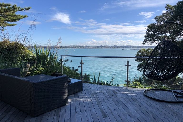Photo of property in 100 Stanley Point Road, Stanley Point, Auckland, 0624