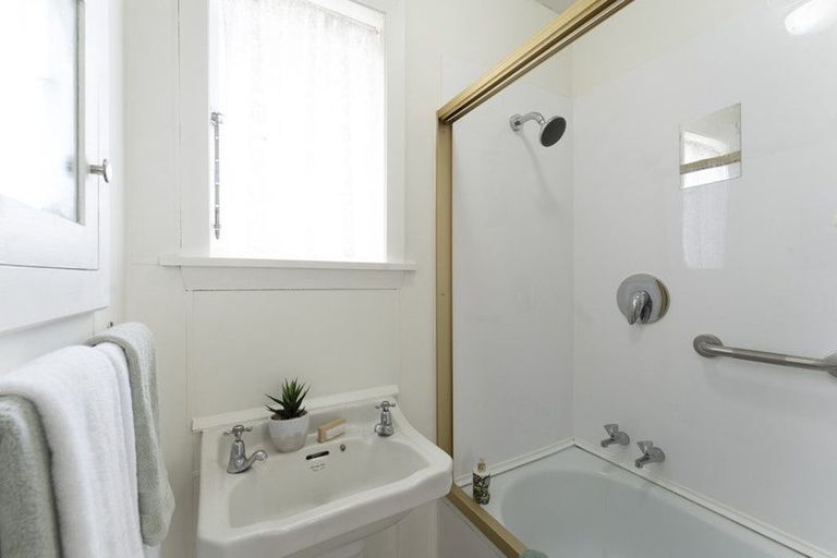Photo of property in 14 Greenhurst Street, Sockburn, Christchurch, 8042