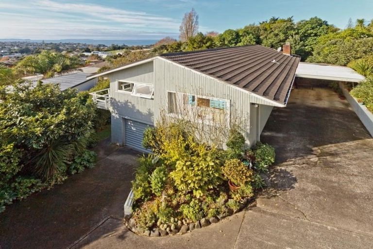 Photo of property in 269 East Coast Road, Mairangi Bay, Auckland, 0630