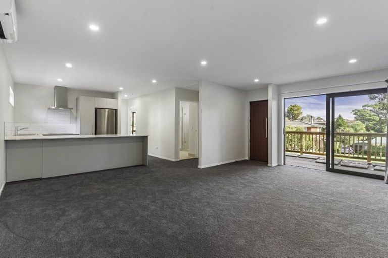 Photo of property in 41 Kingdale Road, Henderson, Auckland, 0610