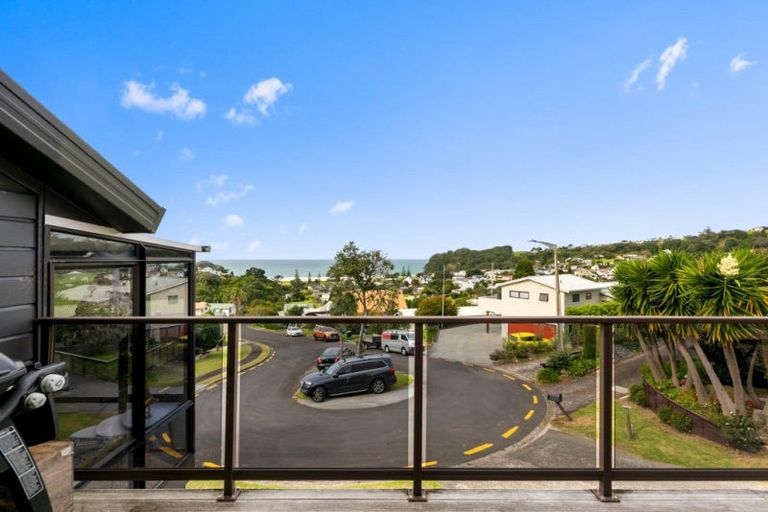 Photo of property in 122 Tuna Place, Onemana, Whangamata, 3691