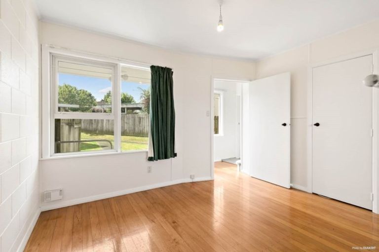 Photo of property in 2/41 Greenslade Crescent, Northcote, Auckland, 0627