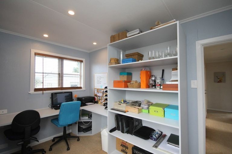 Photo of property in 9 Hayward Road, Ngatea, 3503