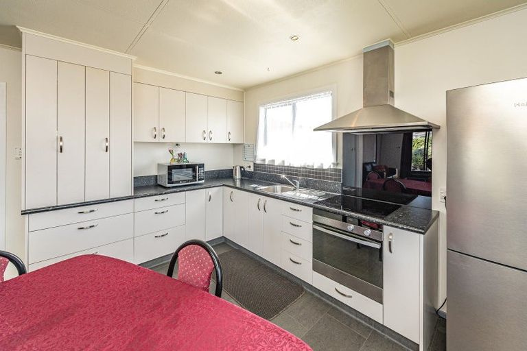 Photo of property in 21 Omori Place, Castlecliff, Whanganui, 4501