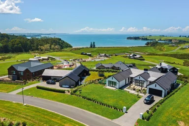 Photo of property in 3 Hurihuri Road, Okura Bush, Silverdale, 0794