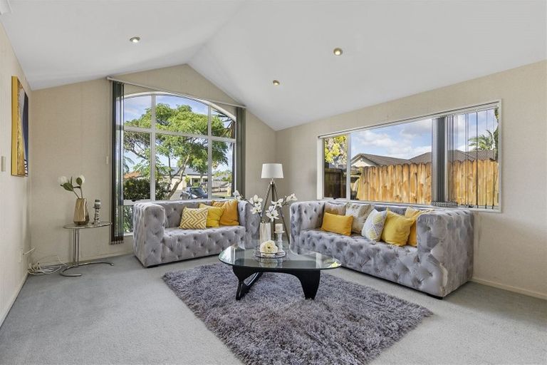 Photo of property in 5 Brosna Place, East Tamaki, Auckland, 2016