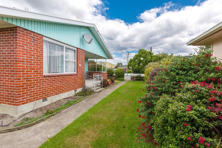 Photo of property in 2 Betten Street, Waimate, 7924
