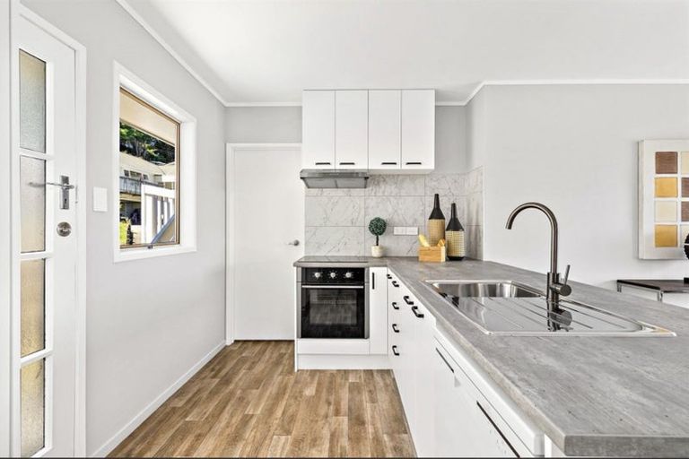 Photo of property in 147a Browns Bay Road, Browns Bay, Auckland, 0630