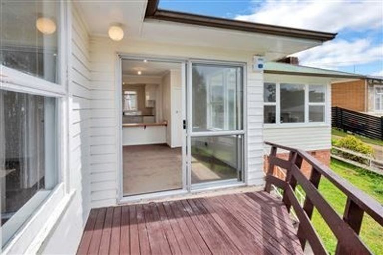 Photo of property in 38 Christmas Road, Manurewa, Auckland, 2102