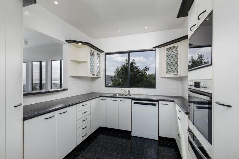 Photo of property in 9 Durham Crescent, Aro Valley, Wellington, 6021