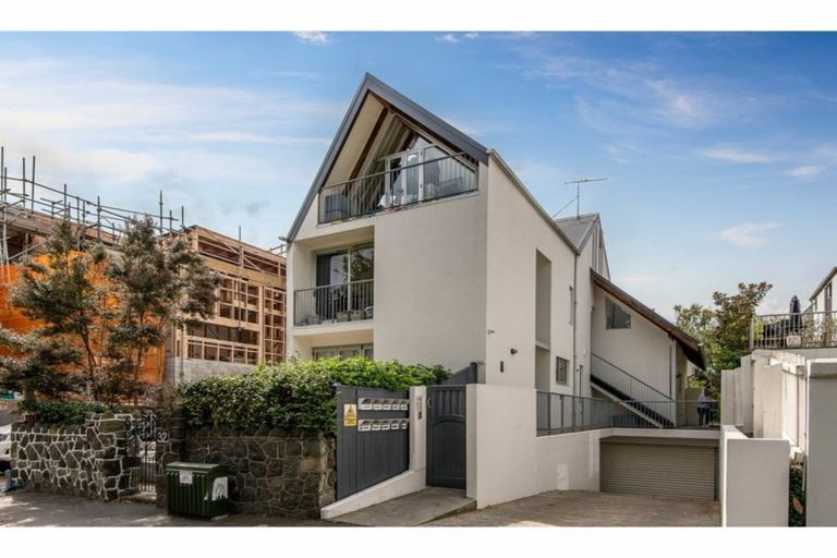 Photo of property in 8/32 Cranmer Square, Christchurch Central, Christchurch, 8013