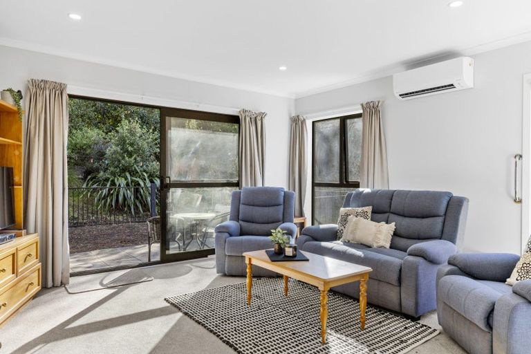 Photo of property in 11 Winnie Close, Acacia Bay, Taupo, 3330