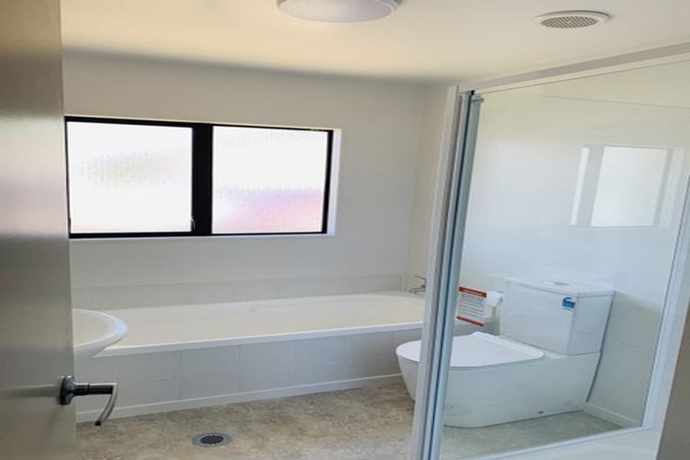 Photo of property in 72a Sheridan Terrace, Johnsonville, Wellington, 6037