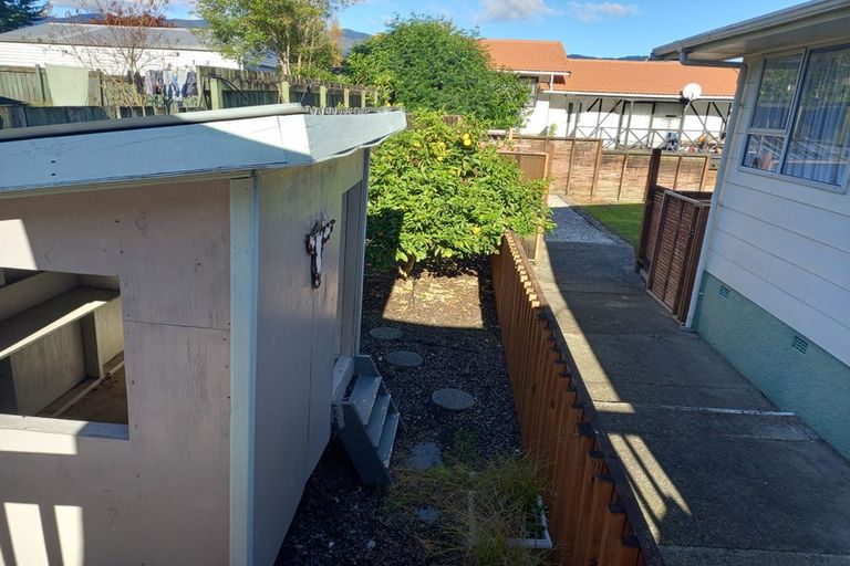 Photo of property in 1 Topeka Grove, Totara Park, Upper Hutt, 5018