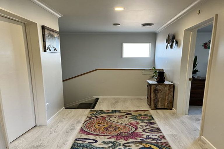 Photo of property in 9 Bickleigh Grove, New Lynn, Auckland, 0600