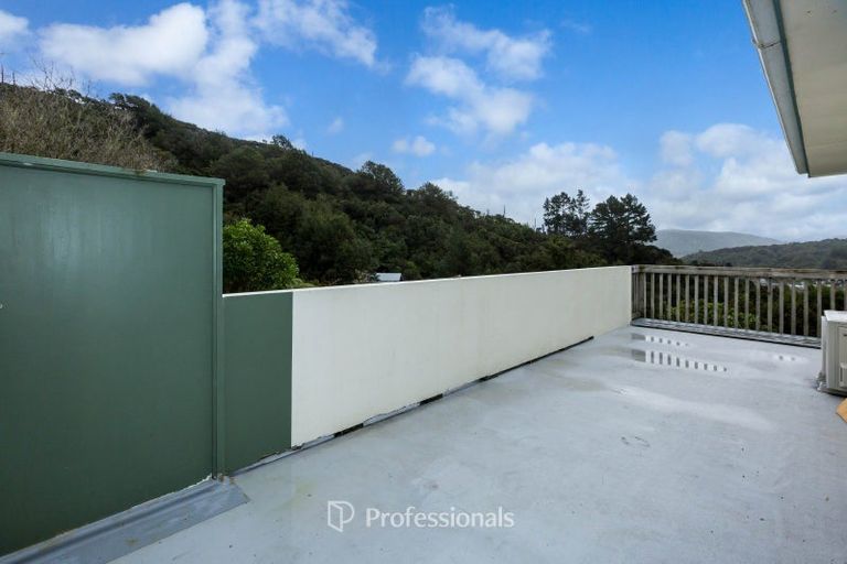 Photo of property in 27 Ngahere Street, Stokes Valley, Lower Hutt, 5019