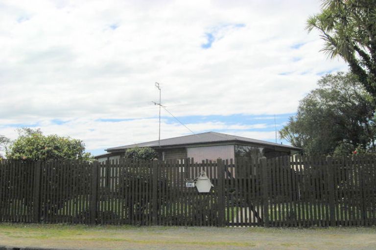 Photo of property in 6 Petries Road, Woodend, 7610