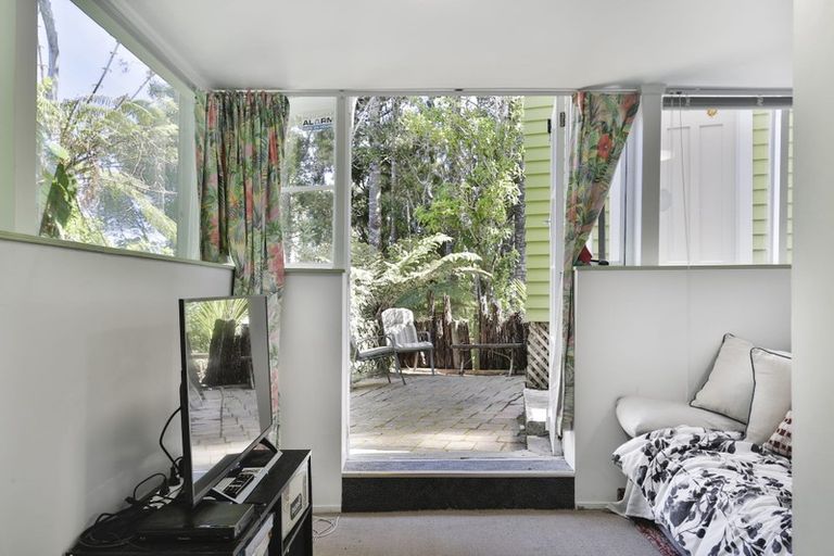 Photo of property in 55 Tanekaha Road, Titirangi, Auckland, 0604