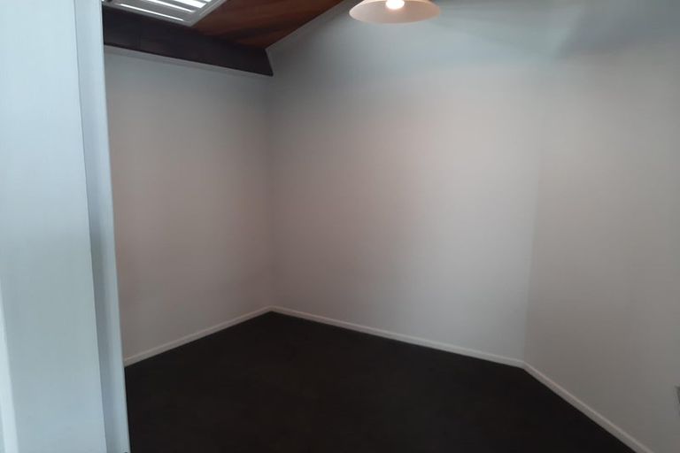 Photo of property in Metro Apartments, 22/220 Thorndon Quay, Pipitea, Wellington, 6011