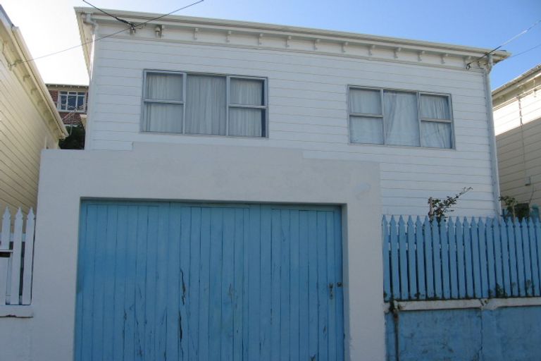 Photo of property in 21 Caroline Street, Mount Victoria, Wellington, 6011