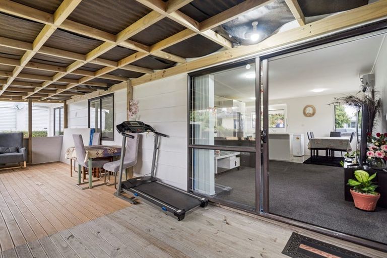 Photo of property in 2/13 John Street, Mangere East, Auckland, 2024