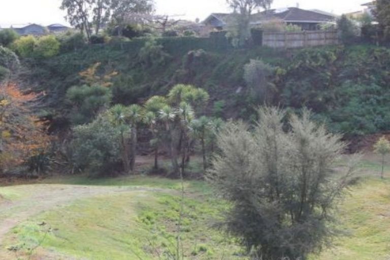 Photo of property in 18 Shepherd Road, Waipahihi, Taupo, 3330