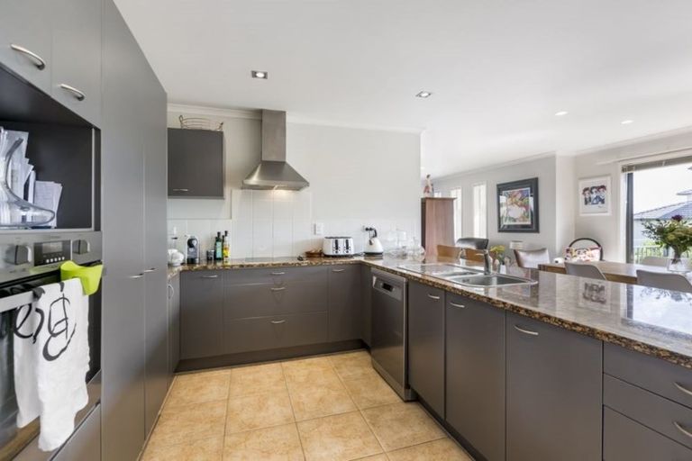 Photo of property in 28 Keepers Drive, Gulf Harbour, Whangaparaoa, 0930