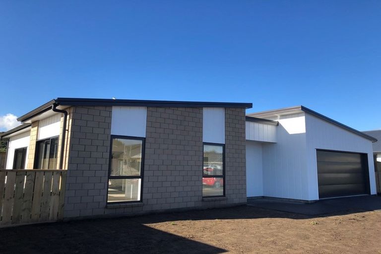 Photo of property in 35 Awataha Crescent, Pyes Pa, Tauranga, 3110