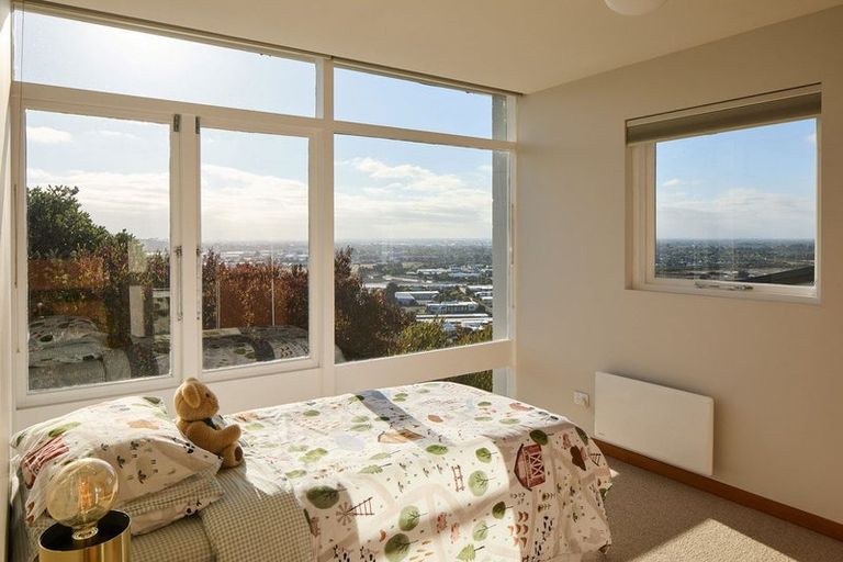 Photo of property in 76 Cannon Hill Crescent, Mount Pleasant, Christchurch, 8081