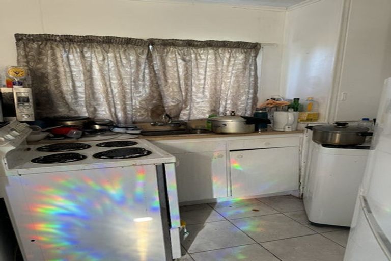 Photo of property in 17 Edgeworth Road, Glenfield, Auckland, 0629