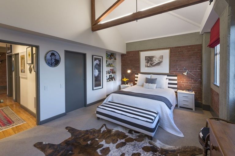 Photo of property in 5 Edge Hill, Mount Victoria, Wellington, 6011