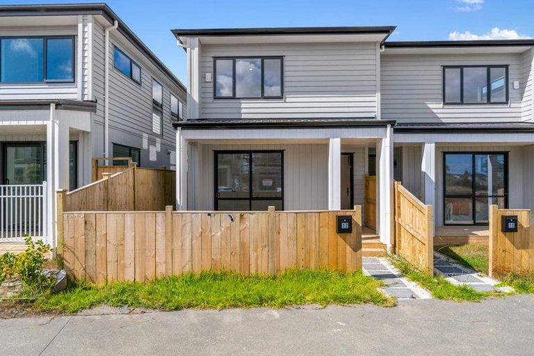 Photo of property in 12 Kapeta Lane, Karaka, 2113