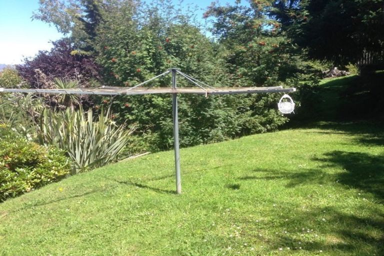 Photo of property in 32 Avalon Crescent, Fernhill, Queenstown, 9300