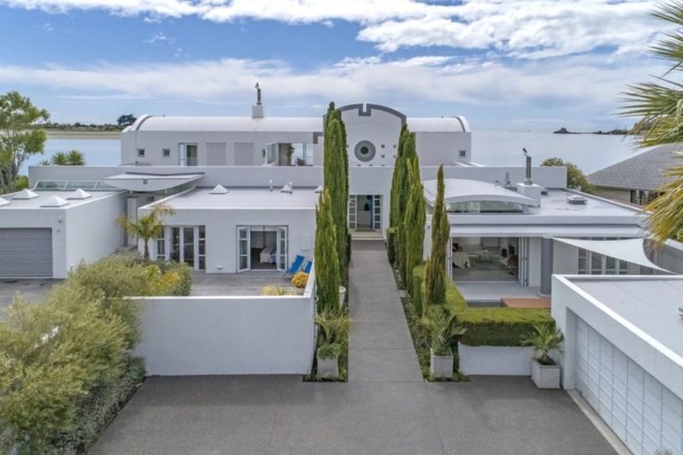 Photo of property in 135 Main Road, Redcliffs, Christchurch, 8081