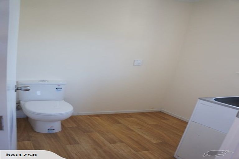 Photo of property in 24 Waipani Road, Te Atatu Peninsula, Auckland, 0610